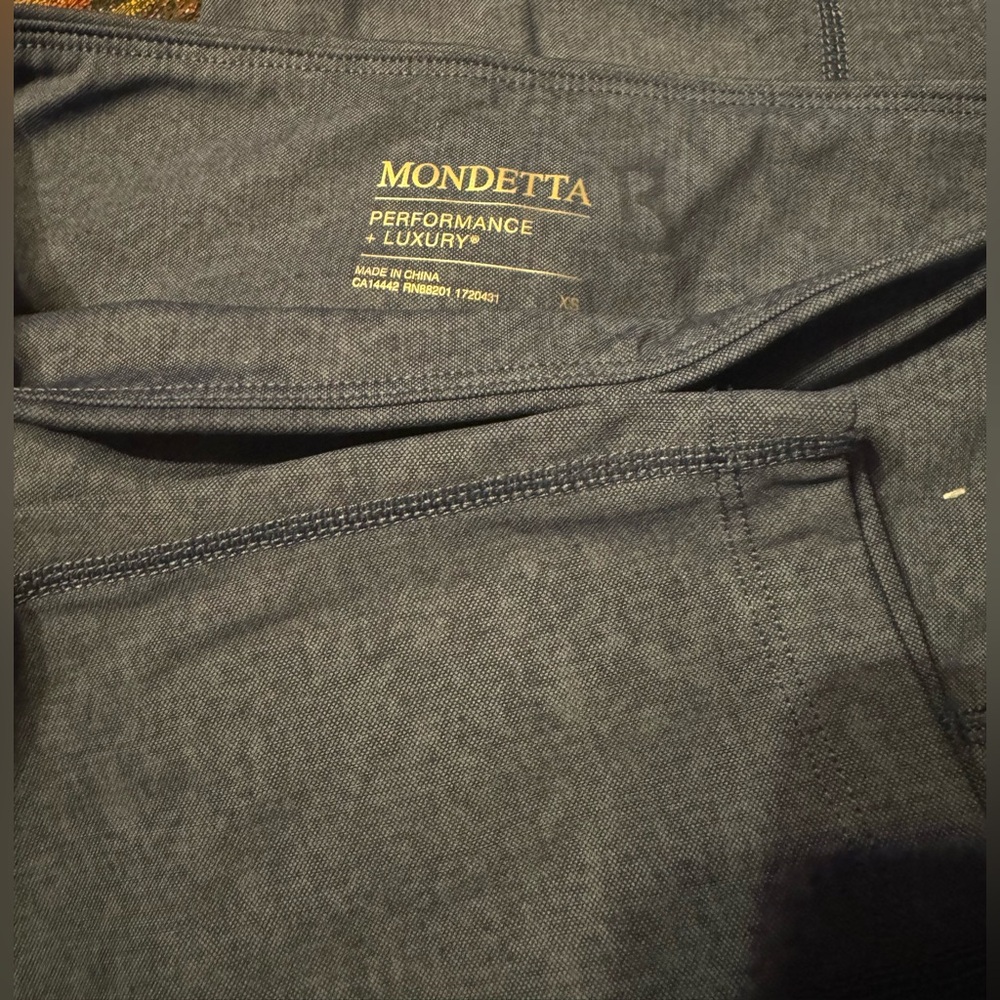 Women’s XS Mondetta brand gray leggings. 26” inseam.